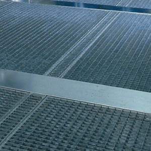 Miljögolv för skydd mot spill av farliga vätskor