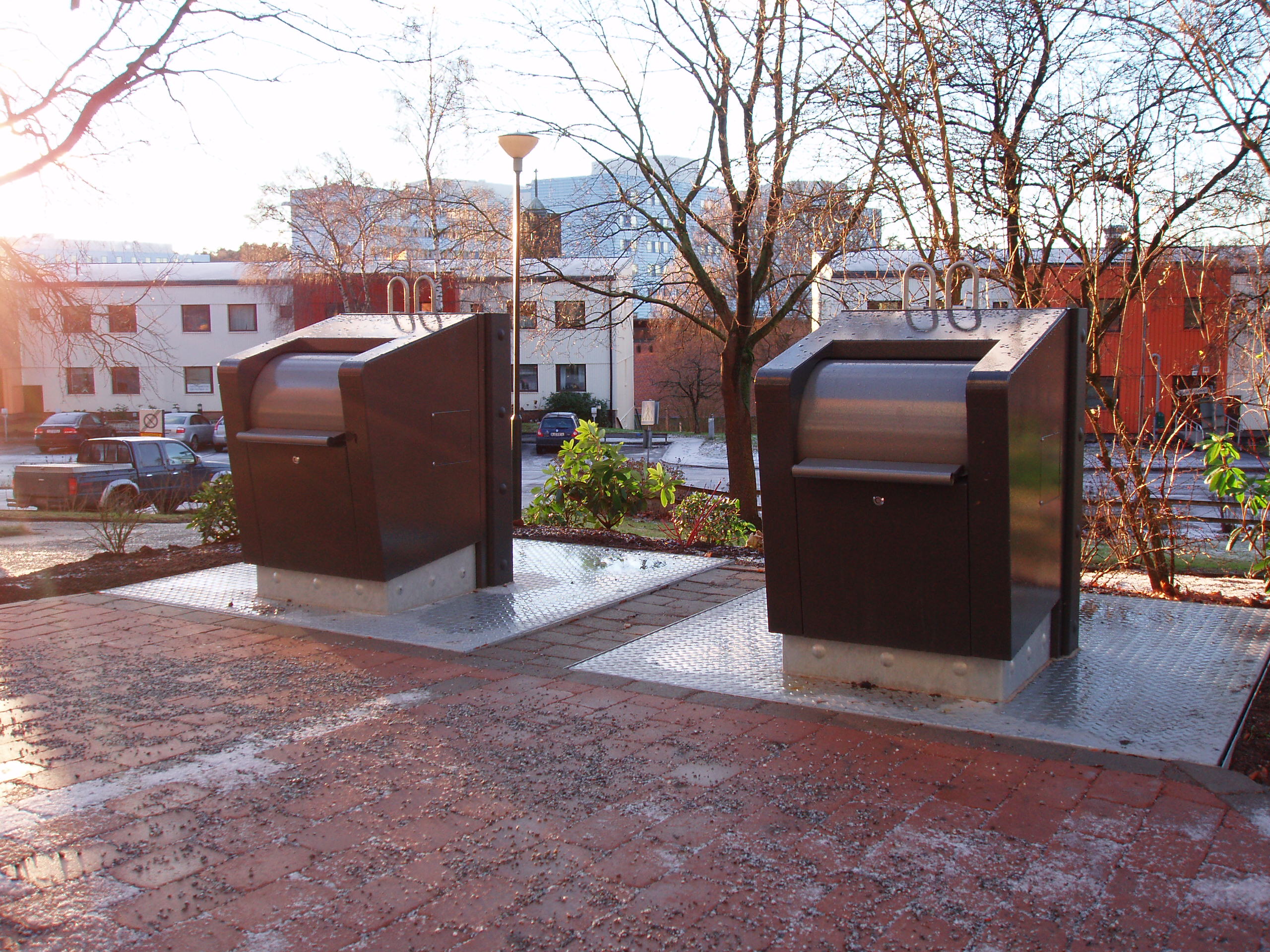 20 år med nedgravede affaldscontainere – en sikker og bæredygtig løsning